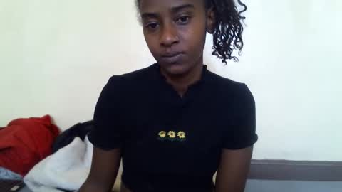 littlesandie online show from 09/29/25, 05:45