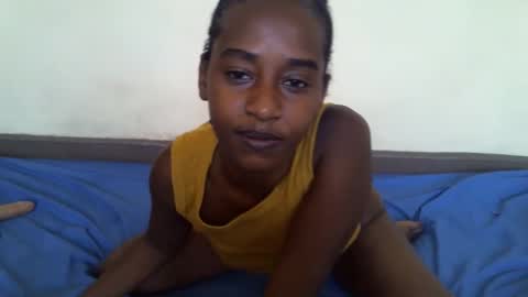 littlesandie online show from 10/22/25, 06:46