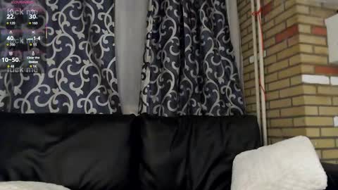 Snapshot of littlesexyrubi chatting on 10/19/25, 08:42 LITTLE SEXY RUBY online show from 10/19/25, 08:42