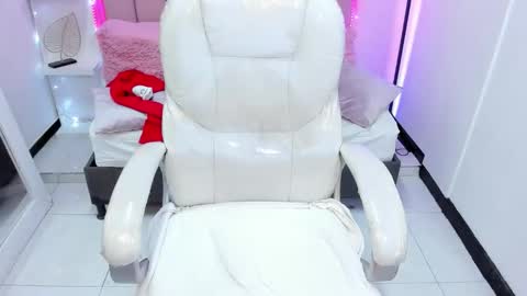  sofii  online show from 11/07/25, 12:21