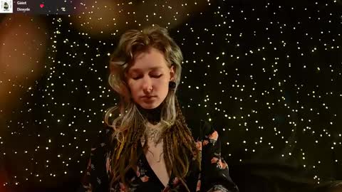 Niki  free tg channel with some photos gifs and info about streams  online show from 04/01/26, 02:14