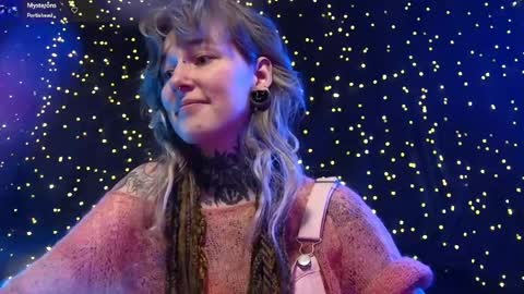 Niki  free tg channel with some photos gifs and info about streams  online show from 04/15/26, 02:13