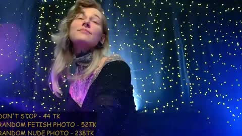 Niki  free tg channel with some photos gifs and info about streams  online show from 05/22/26, 07:52