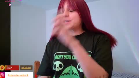 Snapshot of littlevalerie chatting on 08/10/26, 03:32 Valerie online show from 08/10/26, 03:32