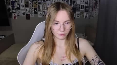 Snapshot of littlevildevil chatting on 07/18/26, 07:01 Eliana online show from 07/18/26, 07:01