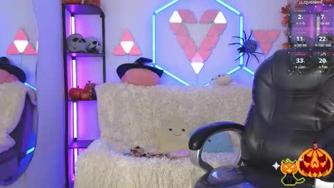 littlevixen18 online show from 10/16/25, 02:40