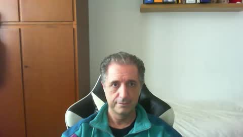 liuk53 online show from 04/18/26, 01:59