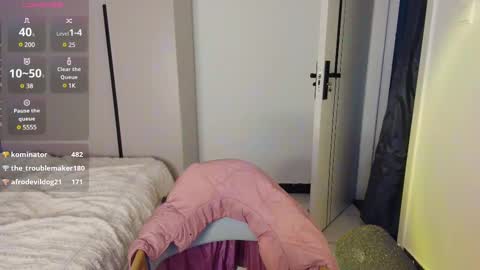 nana online show from 02/21/25, 10:28