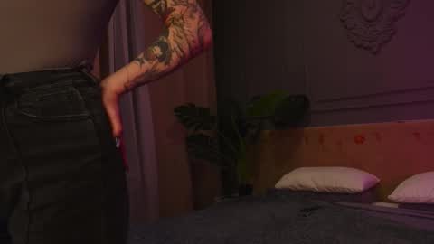 Liv 3 online show from 10/23/25, 04:50