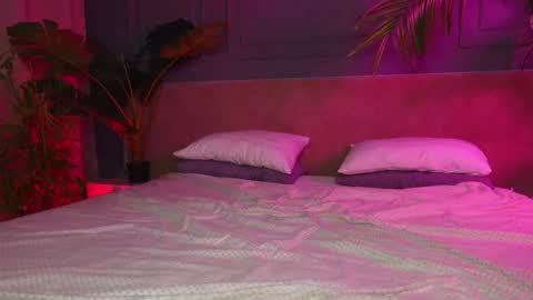 Liv 3 online show from 12/04/25, 02:04