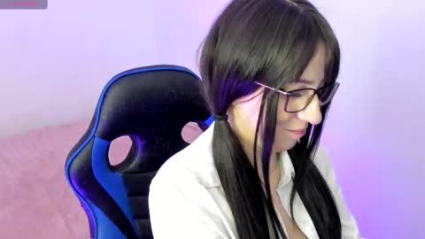 Liz online show from 10/20/25, 03:51