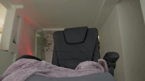 Snapshot of livestream18x chatting on 01/20/25, 02:46 Emily R online show from 01/20/25, 02:46