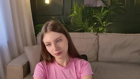 Snapshot of livia_place chatting on 05/20/26, 05:57 Livia online show from 05/20/26, 05:57