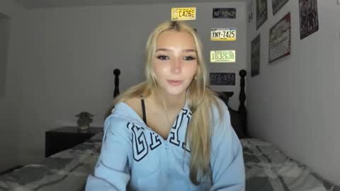 Livvy online show from 05/11/26, 03:45