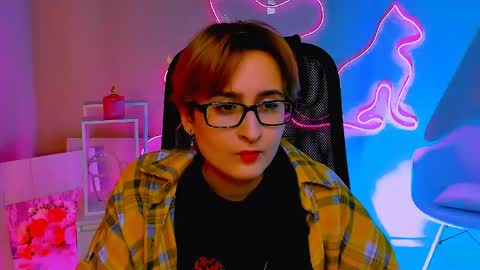 LixeLuna online show from 04/19/26, 06:24