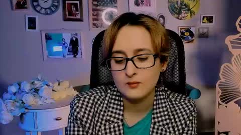 LixeLuna online show from 05/25/26, 06:30