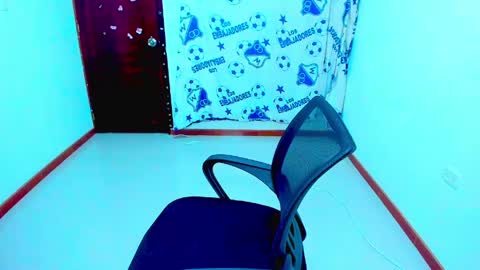 Snapshot of liz_and_chris1 chatting on 05/31/26, 12:41 Chris online show from 05/31/26, 12:41