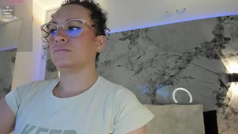 Liz  online show from 12/22/25, 10:45