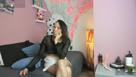 Snapshot of liz_merchan chatting on 06/27/26, 07:52 liz online show from 06/27/26, 07:52