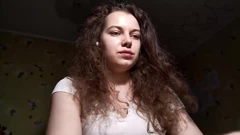 Snapshot of lizabethkimbal chatting on 05/05/26, 04:15 Molly online show from 05/05/26, 04:15