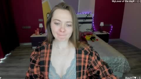 Girl next door online show from 05/01/26, 11:37