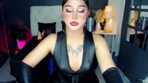 Snapshot of lizalegrand chatting on 12/22/24, 07:21 Liza online show from 12/22/24, 07:21