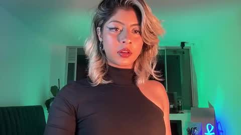 Lizeth online show from 10/30/25, 01:40