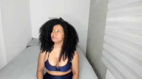 Snapshot of lizasweet_ chatting on 10/12/25, 02:43 MELB online show from 10/12/25, 02:43