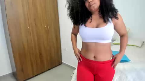 Snapshot of lizasweet_ chatting on 10/15/25, 08:53 MELB online show from 10/15/25, 08:53