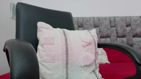  LIZBETH ROSS  online show from 11/22/25, 12:37