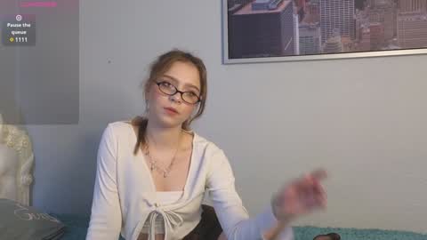 Snapshot of lizbethbiers chatting on 01/13/25, 03:12 Hello there im Amelia Im new here Lets have fun online show from 01/13/25, 03:12