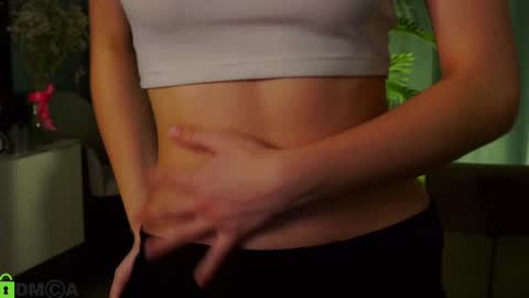 Snapshot of lizbethcoll chatting on 12/14/24, 09:02 Sunnheart online show from 12/14/24, 09:02