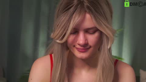 Snapshot of lizbethcoll chatting on 01/29/25, 04:30 Sunnheart online show from 01/29/25, 04:30