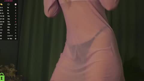 Snapshot of lizbethcoll chatting on 03/10/25, 08:01 Sunnheart online show from 03/10/25, 08:01