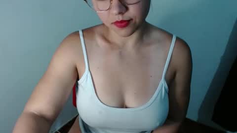 Snapshot of lizbodu chatting on 12/19/24, 10:10 Lizze Bodu 3 online show from 12/19/24, 10:10