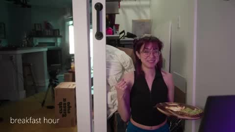 Liselle online show from 03/31/26, 09:48