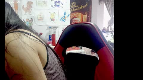 lizz1305 online show from 12/01/25, 04:56