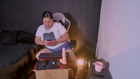 Snapshot of lizz_milf chatting on 09/18/25, 06:54 lizz_milf online show from 09/18/25, 06:54