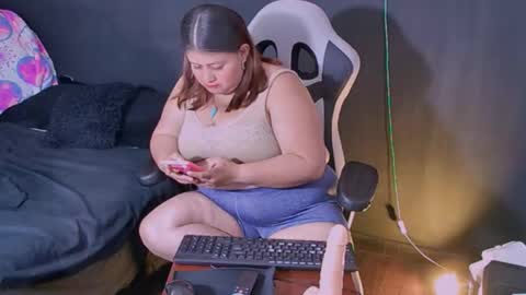 Snapshot of lizz_milf chatting on 09/19/25, 06:59 lizz_milf online show from 09/19/25, 06:59