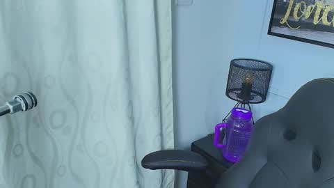 Lizz  online show from 12/28/24, 12:35