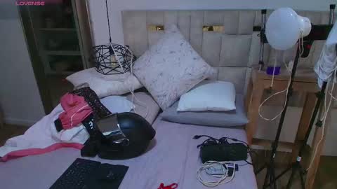 Lizz  online show from 10/20/25, 11:54