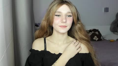 lizza_a online show from 03/24/26, 06:24