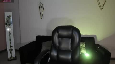 Lizz online show from 11/25/25, 03:28