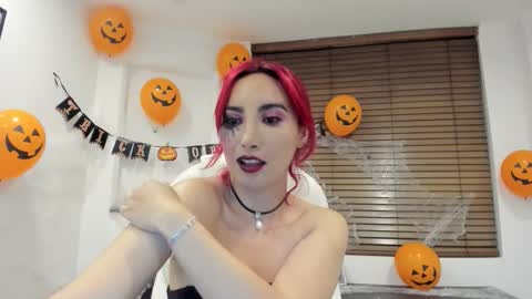 lizzdoux online show from 10/31/25, 01:06