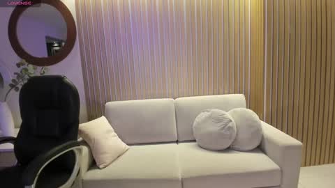 Lizzi  online show from 03/10/25, 08:23