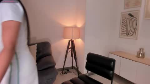 Lizzi  online show from 02/15/26, 12:03