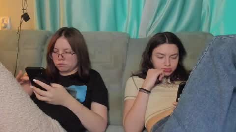 lizzi_muur online show from 01/28/25, 01:38