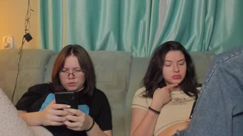 lizzi_muur online show from 01/28/25, 04:41