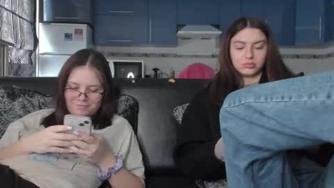 lizzi_muur online show from 02/11/25, 01:20