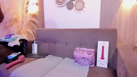 lizzie_williamss online show from 11/30/25, 03:21